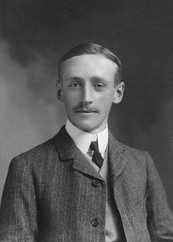 Geoffrey Mander